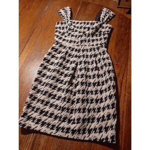 Size 2 Gianni Bini Sleeveless Black Grey Lined Rear Zip Dress